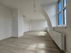  VÝNIMOČNÝ SLNEČNÝ APARTMÁN v centre mesta, UNO Poštová