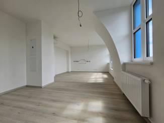 VÝNIMOČNÝ SLNEČNÝ APARTMÁN v centre mesta, UNO Poštová
